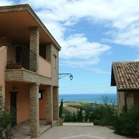 Agriturismo Le Macine Farm stay *